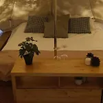 Evasion En Pleine Nature, Tipi Insolite Et Jacuzzi Au Pont Du Gard ! 豪华帐篷