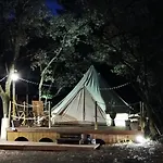 Evasion En Pleine Nature, Tipi Insolite Et Jacuzzi Au Pont Du Gard ! Вер-Пон-дю-Гар