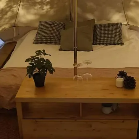 Evasion En Pleine Nature, Tipi Insolite Et Jacuzzi Au Pont Du Gard ! Campismo de Luxo