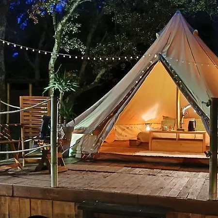 Evasion En Pleine Nature, Tipi Insolite Et Jacuzzi Au Pont Du Gard ! Οργανωμένο κάμπινγκ *