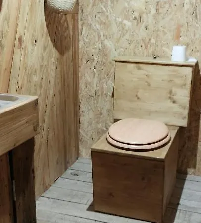 Evasion En Pleine Nature, Tipi Insolite Et Jacuzzi Au Pont Du Gard !
