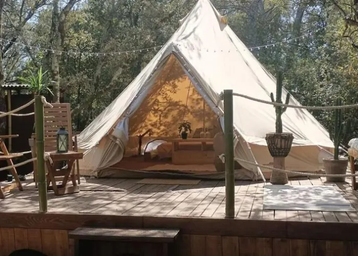 Evasion En Pleine Nature, Tipi Insolite Et Jacuzzi Au Pont Du Gard ! Luxury tent Vers Pont du Gard