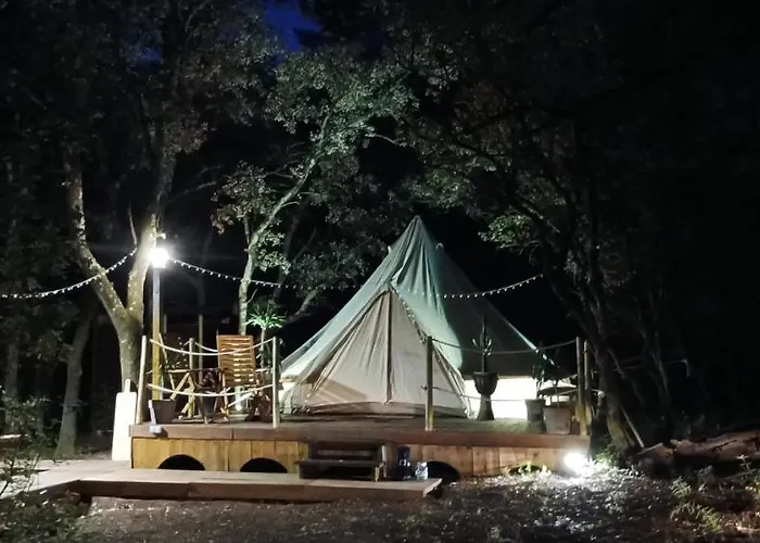 Evasion En Pleine Nature, Tipi Insolite Et Jacuzzi Au Pont Du Gard ! Vers Pont du Gard