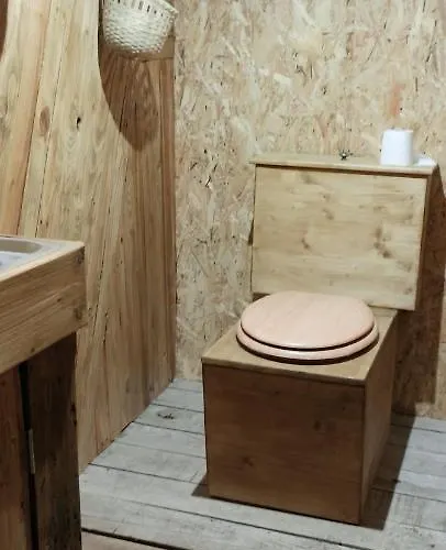 Evasion En Pleine Nature, Tipi Insolite Et Jacuzzi Au Pont Du Gard !