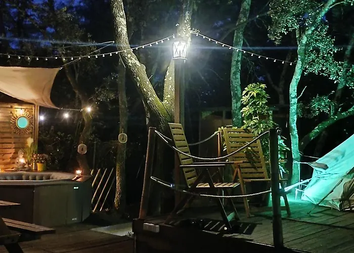 Οργανωμένο κάμπινγκ Evasion En Pleine Nature, Tipi Insolite Et Jacuzzi Au Pont Du Gard !